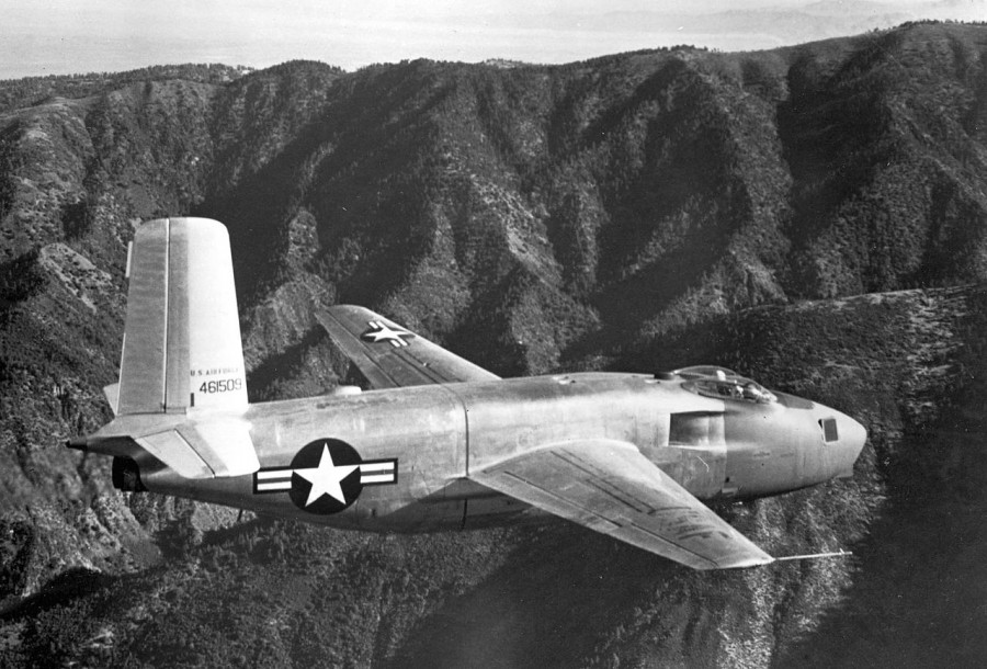 325 Douglas YB-43 in flight.jpg