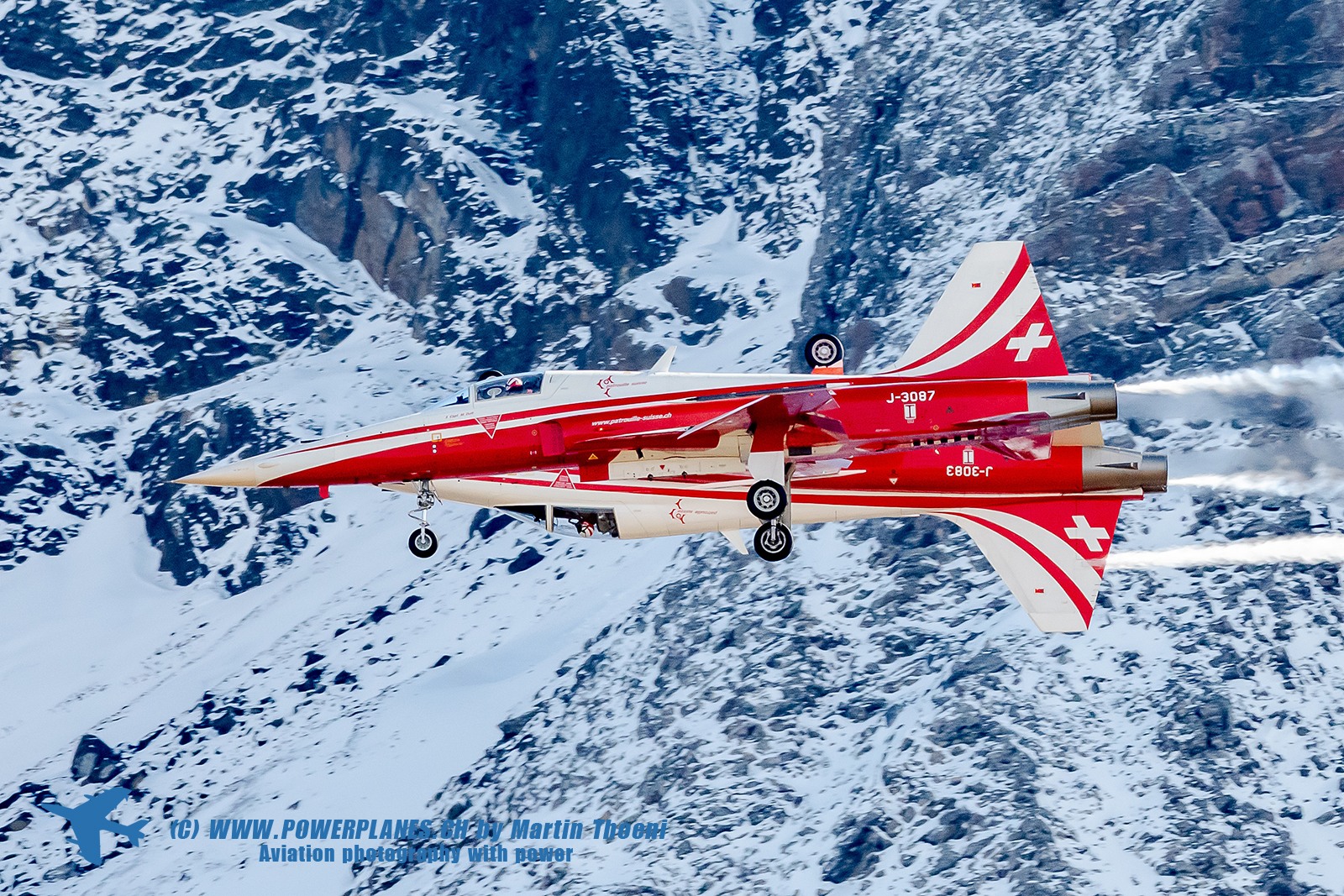 patrouille_suisse_F-5_miroir.jpg