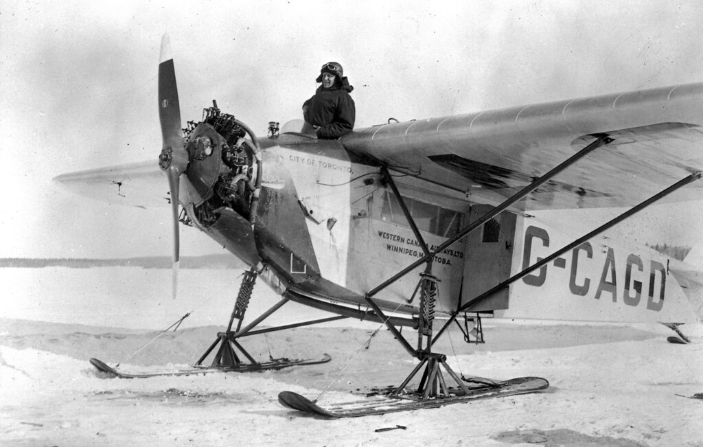 Fokker Universal skis.jpg